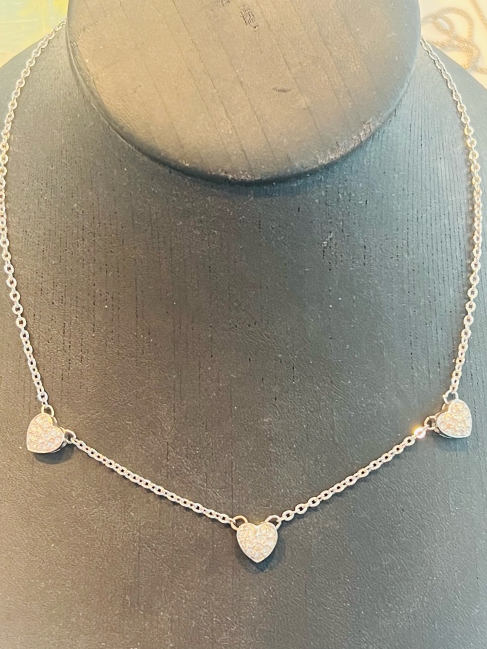 Delicate Three-Hearts rhodium plated